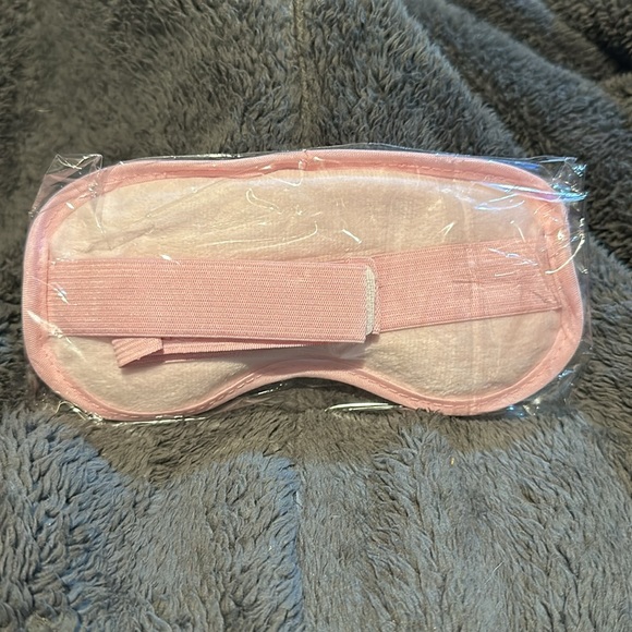 Grace & Stella Sleep Mask - Picture 2 of 3